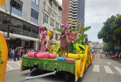 Guayaquil La Alegr A Del Carnaval Inunda De Colores A La Ciudad