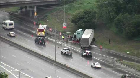 2 Vehicle Crash Slows Traffic On I 480