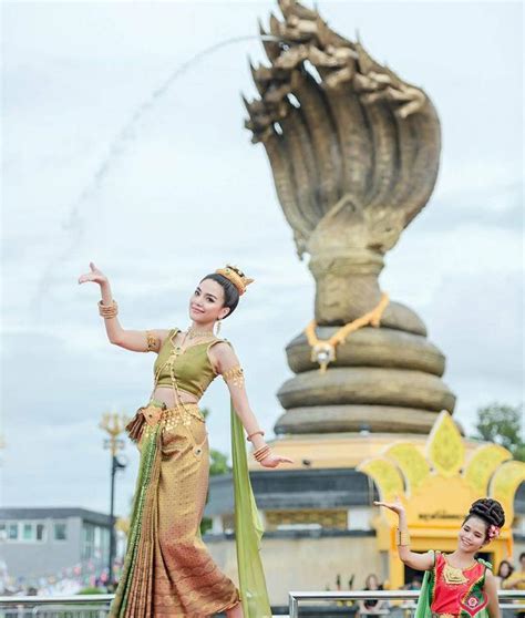 泰国女星prang亮相娜迦神祭祀活动，成为祭祀娜迦神献舞者