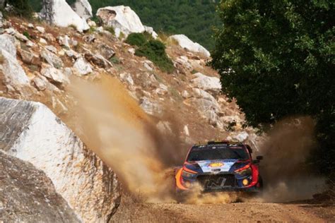 Neuville Odpiera Ataki Ogiera W Wrc Rajdzie Akropolu