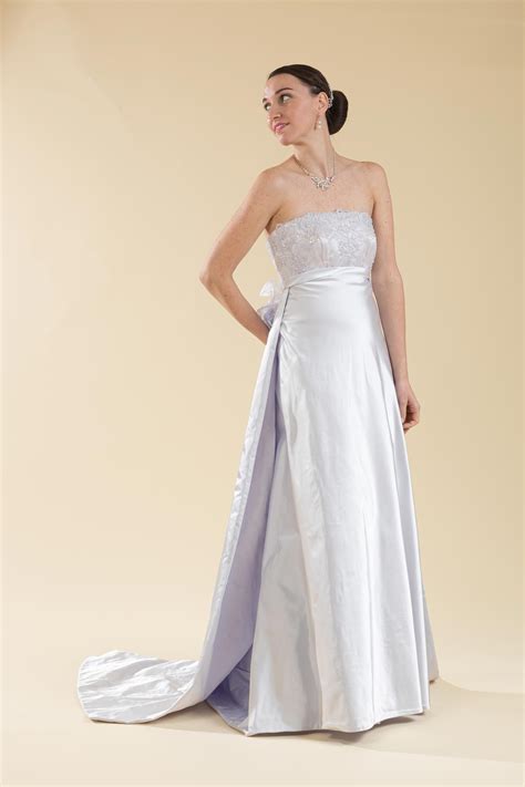 Abito Sposa Stile Impero Svasato Color Lilla Favole Abiti Da Sposa