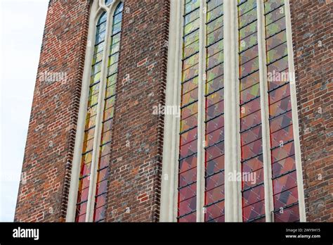 Blick Auf Den Dom St Nikolai Mit Der Neugestalteten Fensterfront An