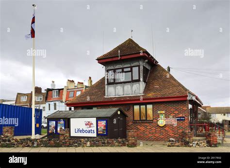 Rnli Walton On The Naze Lifeboat Station Hi Res Stock Photography And