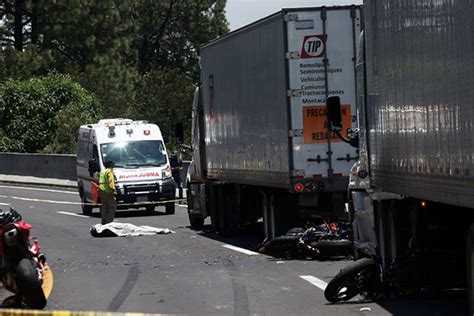 Un Grave Accidente Automovilístico En La México Cuernavaca Deja Al