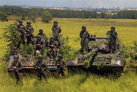 Exército Brasileiro vai modernizar 116 veículos blindados Leopard 1A5 BR