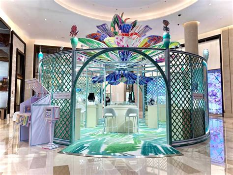 Van Cleef Arpels New Poetic Garden Pop Up By French Artist