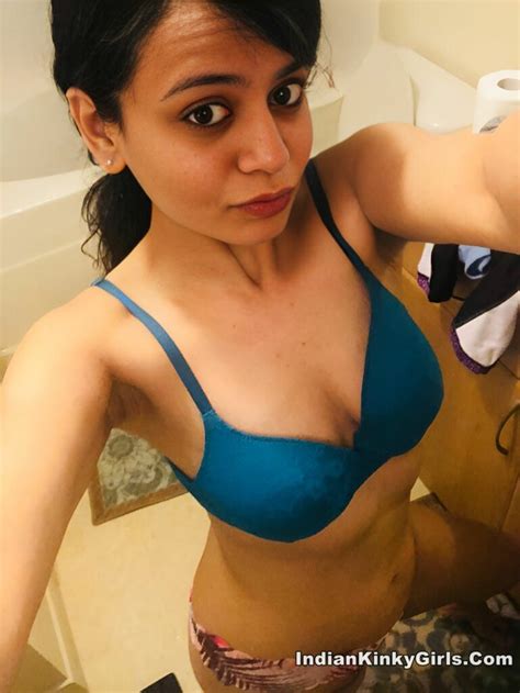 Horny Working Indian Wife Nude Photos Indian Nude Girls