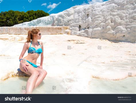 Hot Sexy Hata Rock Bikini Pics