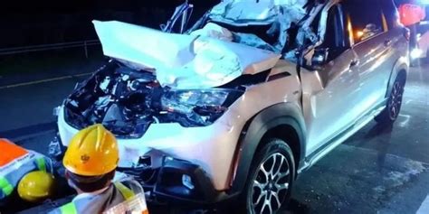 fatal accident involving truck occurs   surabaya jombang toll road