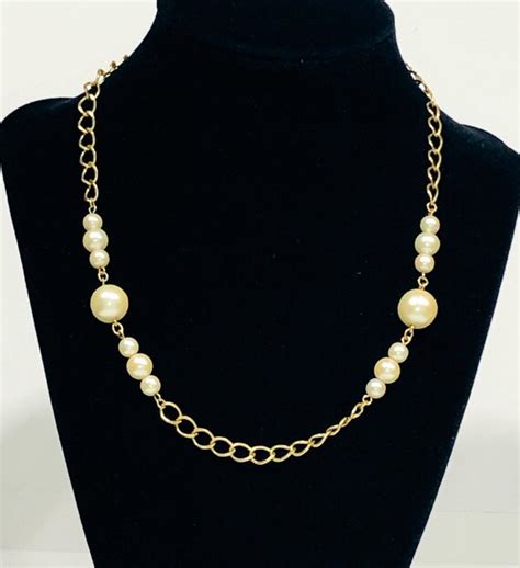 Vintage Trifari Pearl Gold Chain Choker White Gem