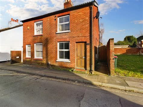 West Green Crawley Rh11 3 Bed End Of Terrace House £280 000