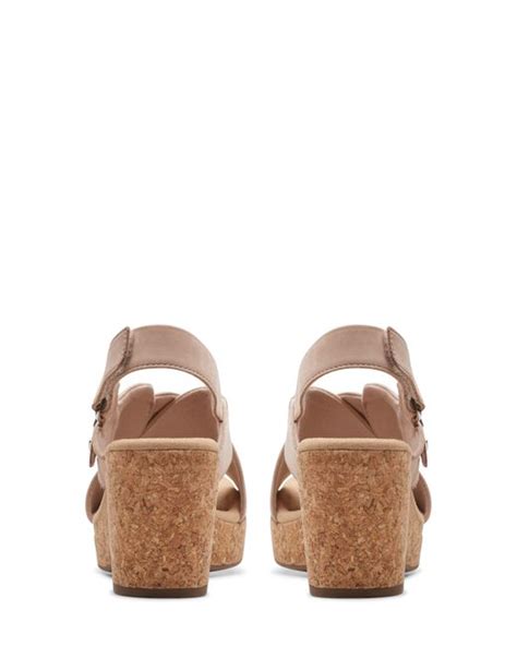 Clarks Giselle Dove Platform Sandal In Natural Lyst