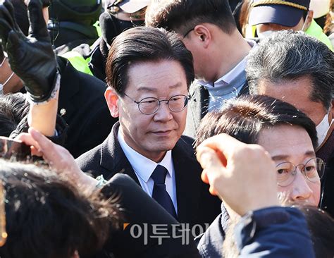 [속보] ‘성남fc 후원금 의혹 이재명 성남지청 출석 이투데이