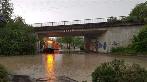 Unwetter Setzte Starnberg Unter Wasser Dauereinsatz F R Feuerwehr Und Brk