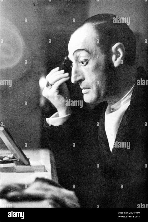 Italian Actor Toto Applying Makeup Ca Before 1967 Stock Photo Alamy