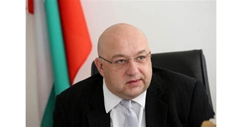 Кралев: Радващо е, когато големите частни компании помагат на ...