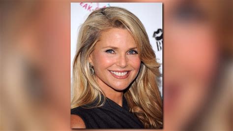 Christie Brinkley 63 Makes Splash In Sports Illustrated Swimsuit