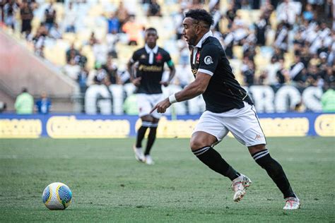 Vasco sofre goleada histórica contra o Flamengo no Brasileiro 6 x 1