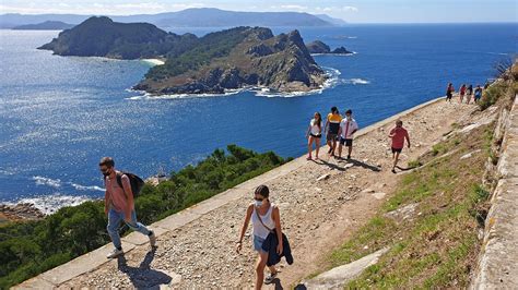 ISLAS CÍES Viajas a las islas Cíes en Semana Santa No te olvides de