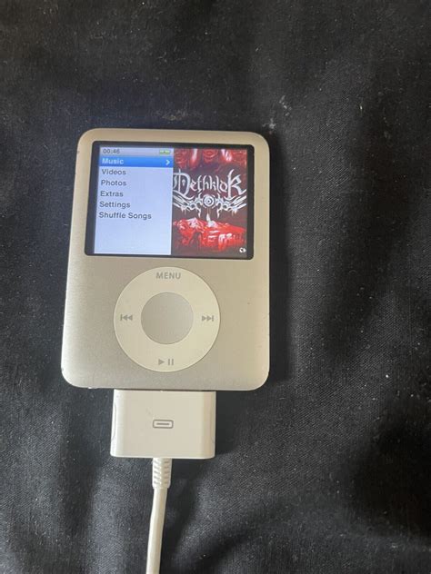 Apple Ipod Nano 3rd Generation 8gb Usb Mp3 Player Silver Ebay