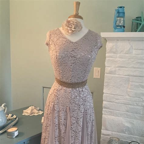 Vintage Nude Lace Glitter Gem
