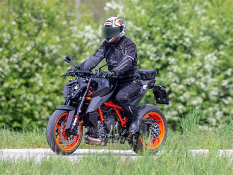 Ktm Super Duke R Gets A Face Lift Cycle World