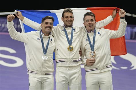 JO 2024 revivez les sacres de Léon Marchand et Teddy Riner qui