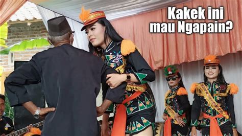 Suasana Jadi Heboh Ketika Kakek Ini Naik Panggung Ndolalak Santi