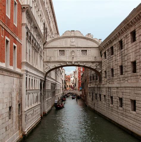 Ponte Famosa Dos Suspiros Em Veneza G Ndola Foto De Stock Imagem