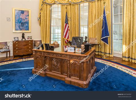 49,763 Office Of The President Images, Stock Photos & Vectors ...