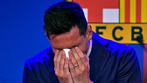 Lionel Messi In Tears At His Goodbye From Barcelona I Did Not Want