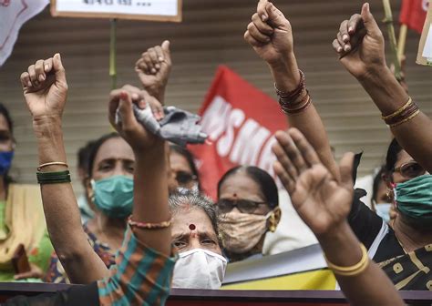 Farmers Block Road And Rail Traffic In Many Areas As Part Of Bharat Bandh The Economic Times