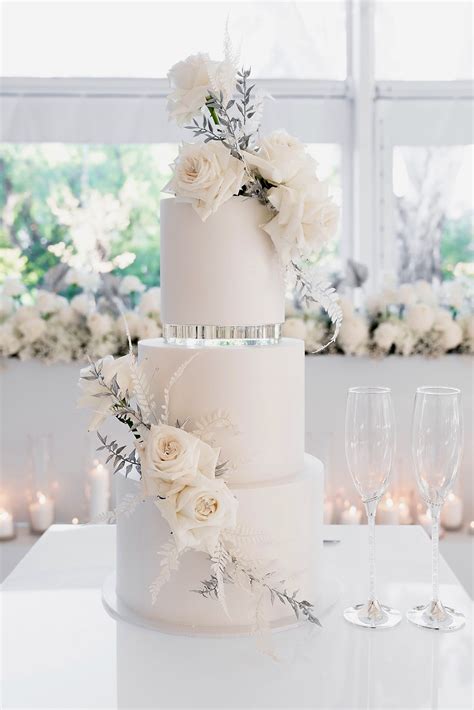 Top 10 Questions to Ask Your Wedding Cake Baker — unbridely