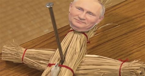 Война в Украине: в Японии делают куклы вуду Путина — Мир