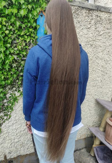 Pin By Kasa On Long Hairs Straight Hairstyles Down Hairstyles For