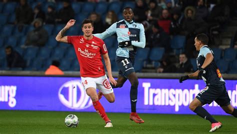 Ligue Brest Et Lorient S Inclinent France Bleu