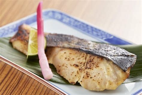 焼き魚に添えてあるピンクは何？育ちがいい人は、いつ食べる？ もっと！「育ちがいい人」だけが知っていること ダイヤモンド・オンライン