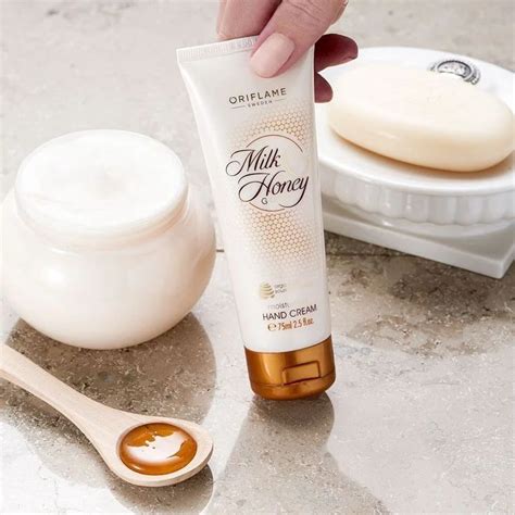 Jual Milk Honey Gold Moisturising Hand Cream Oriflame