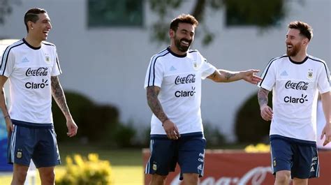 El Sorpresivo Mensaje Del Pocho Lavezzi Para Lionel Messi Y Ngel Di