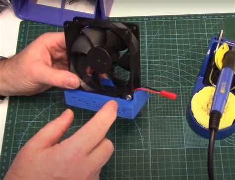 Обзор HAKKO FA-400. Компактный фильтр-дымоуловитель для пайки