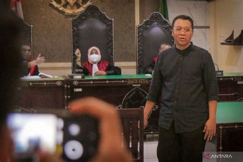 Pengadilan Gelar Sidang Pencemaran Nama Baik Mantan Gubernur Ntb