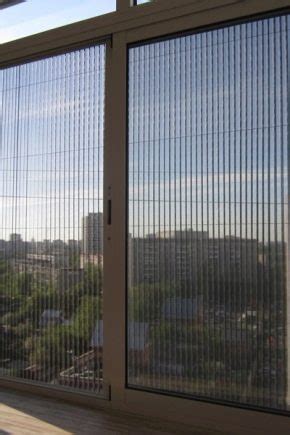 Москитная сетка на балкон: балконные конструкции на окно, железные и ...