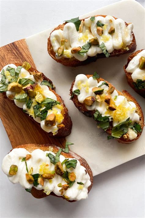 Whipped Ricotta Crostini (with Honey) - hellofrozenbananas.com