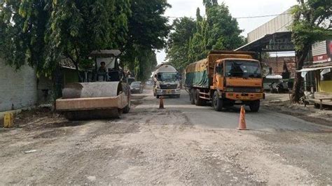 Perbaikan Jalan Nasional Di Pantura Tuban Terus Dikebut Jelang Arus