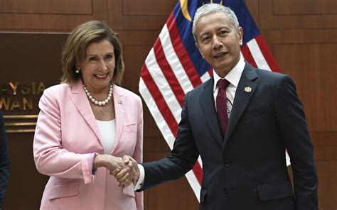 Pelosi Visits Taiwan In Show Of Support China Vows Targeted Military