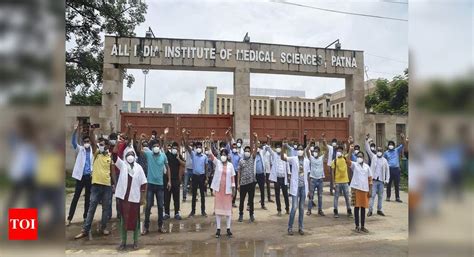 Nursing Staff Strike In Patna Aiims Adds To Patients Woes Patna News