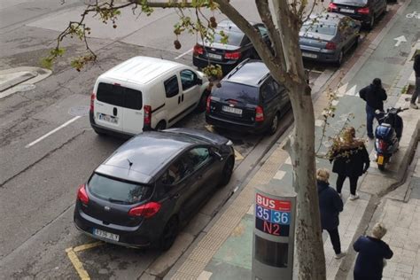 Cuándo se puede aparcar en doble fila sin que te multen