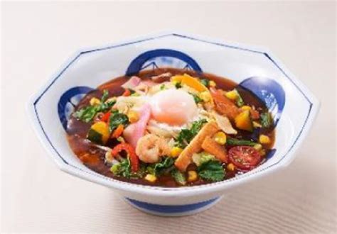 Ringer Hut S First Hot And Sour Soup Autumn Colored Champon Autumn Colored Sara Udon