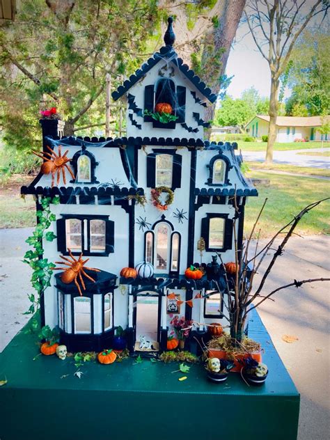 Haunted Dollhouse Makeover Halloween Haunted House Diy Fun Diy