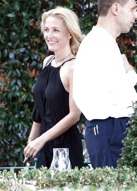 Gillian Anderson Pokies In Portofino July 17 Photo 2 3 X3vid